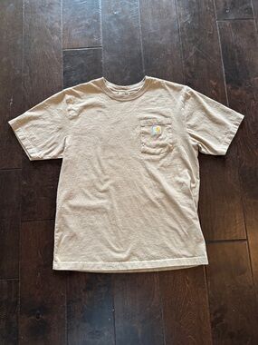 Carhartt Short Sleeve Loose Fit Heavyweight Pocket Tee in Tan. Men’s Sz Medium.